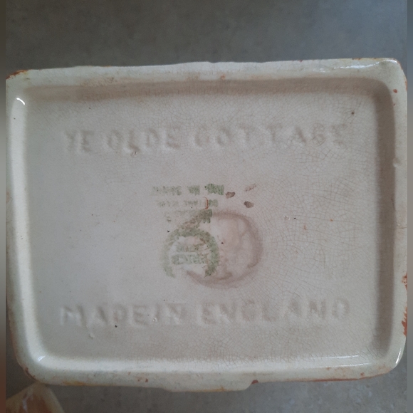 Ye Olde Cottage Vintage Teapot - Picture 4 of 4